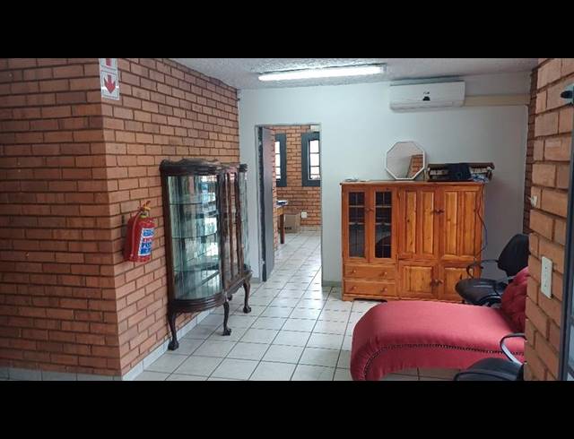 INDUSTRIAL PROPERTY TO RENT IN HENNOPSPARK